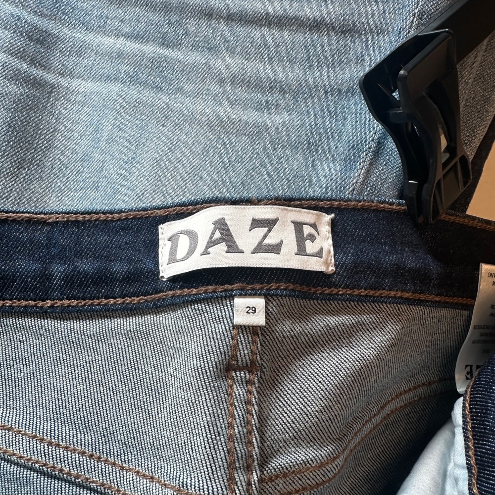 Daze Shy Girl High Rise Crop Flare Jeans - raw hem - size 29 - Picture 7 of 11